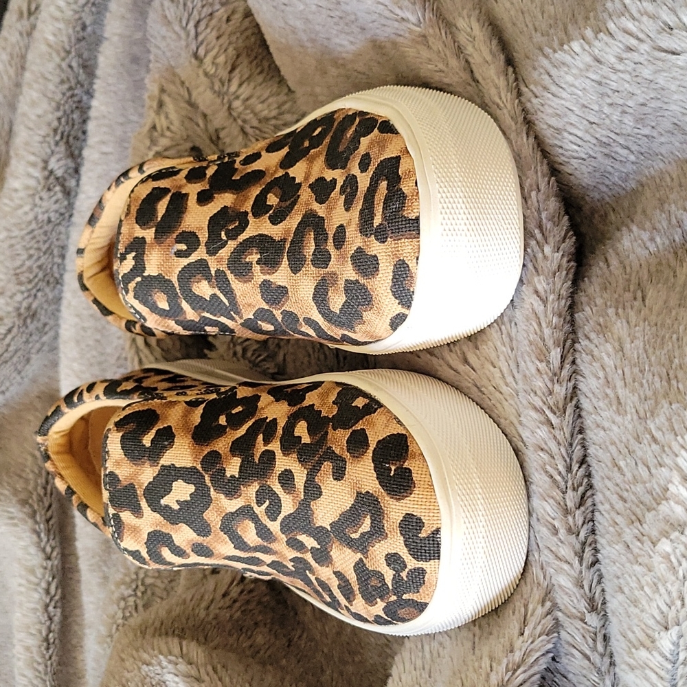 Steve Madden Leopard Slip On Gill Shoe - Picture 2 of 5